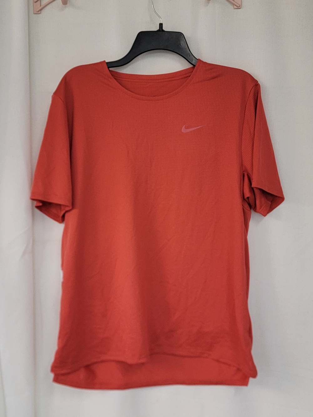 Nike Men’s Red Crewneck Performance T-Shirt